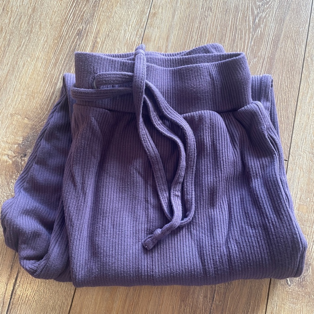 Womens medium ribbed jogger pants